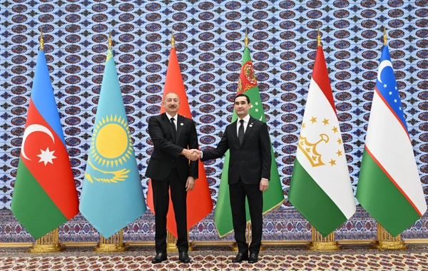 Ilham Aliyev arrived at the "Avaza" complex to participate in the VIII Consultative Meeting of the Heads of State of Azerbaijan and Central Asia - Photo