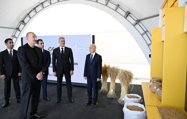 İlham Əliyev İmişlidə "Promalt" MMC-nin arpa emalı müəssisəsinin açılışını edib İlham Əliyev İmişlidə "Promalt" MMC-nin arpa emalı müəssisəsinin açılışını edib