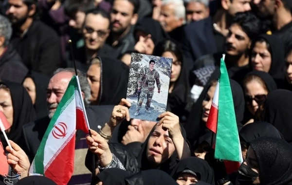 İranda Laricani, Bəsic komandanı və gəmiçilərin dəfn mərasimi keçirilir