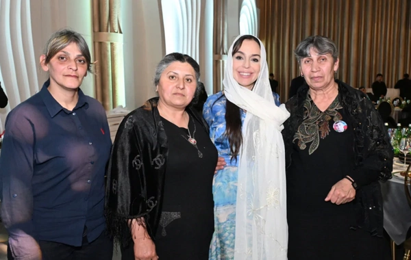 Leyla Əliyeva şəhid ailələri ilə birlikdə iftar süfrəsində iştirak edib