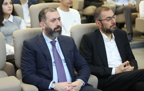 SOCAR-ın Bakı Ali Neft Məktəbinin nəzdində fəaliyyət göstərən Rəqəmsal Biliklər Liseyinin rəsmi açılış mərasimi keçirilib