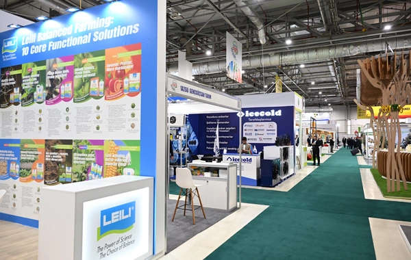 İlham Əliyev 19-cu "Caspian Agro Week" və 31-ci "InterFood Azerbaijan" sərgiləri ilə tanış olub