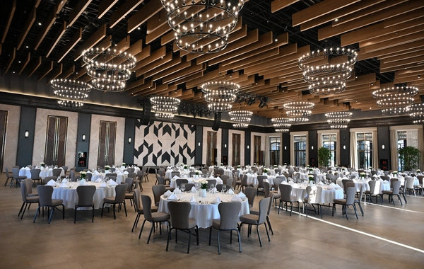 İlham Əliyev Şamaxıda "Meysari Grand Hotel & SPA" kompleksinin açılışını edib