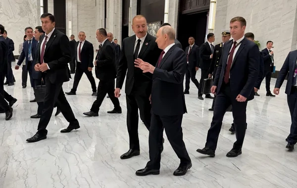 İlham Əliyev Bişkekdə Vladimir Putinlə ayaqüstü görüş keçiriblər