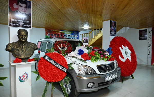 Leyla Əliyeva və Arzu Əliyeva Astarada Pəncəli Teymurovun ailəsini ziyarət ediblər