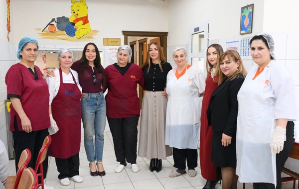 Leyla Əliyeva, Arzu Əliyeva və Alena Əliyeva 5 nömrəli internat tipli xüsusi ümumtəhsil məktəbində olublar