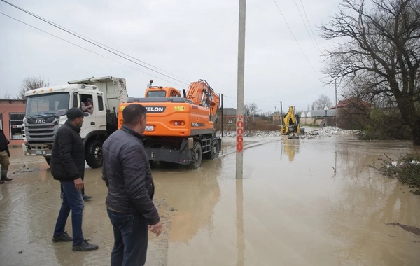 Xaçmazda aramsız yağan leysan nəticəsində 537 evi su basıb