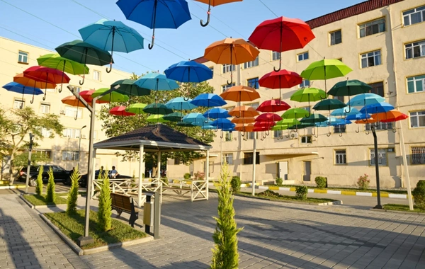Leyla Əliyevanın iştirakı ilə Yevlaxda abadlaşdırılmış məhəllə sakinlərin istifadəsinə verilib