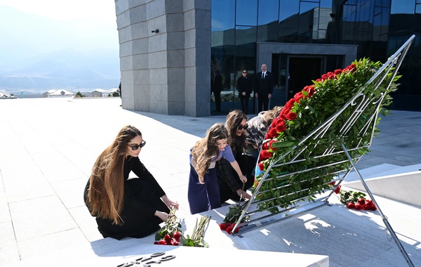 Prezident İlham Əliyev Xocalı Soyqırımı Memorialının açılışında iştirak edib