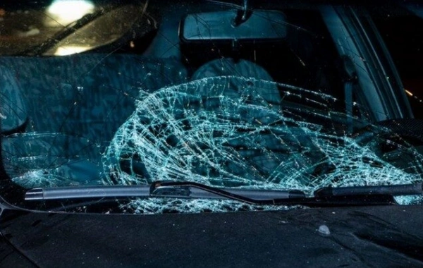 Niva ağaca çırpıldı: Ölən var