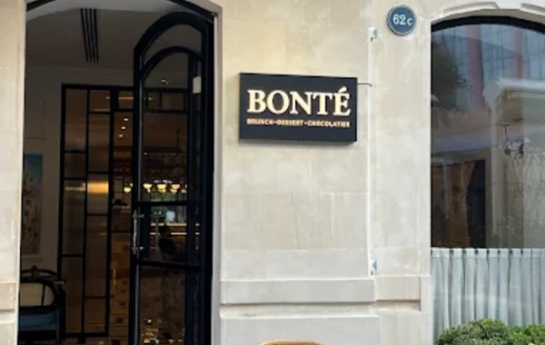 Bakıda restoranın tavanı çöküb - Xəsarətalan var