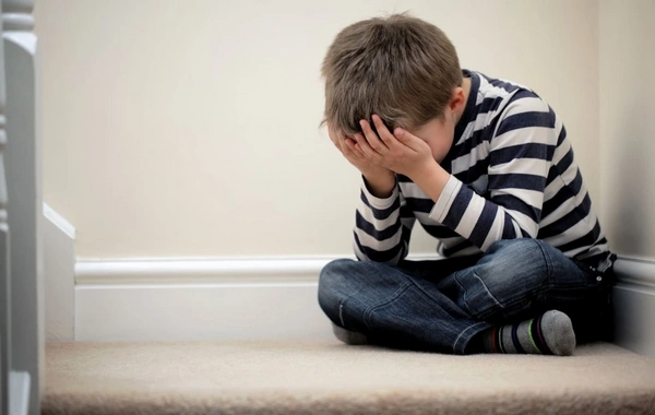 Bakıda ana sevgilisi ilə birlikdə azyaşlı oğluna işgəncə verdi