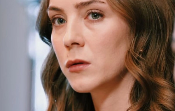 Məşhur serialın çəkilişləri zamanı sevgili olan cütlük ayrıldı