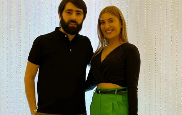 Elşad Xose uzun müddətdən sonra həyat yoldaşı ilə