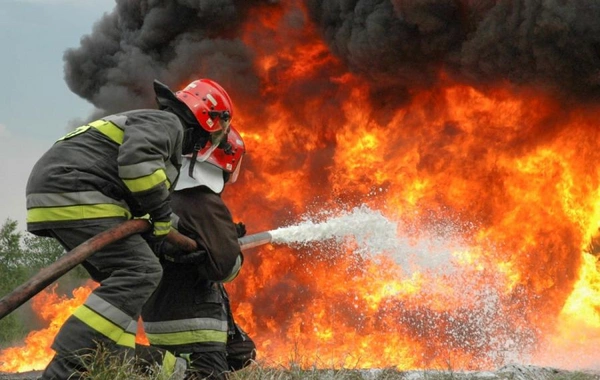 Qazaxda yanacaqdaşıyan avtomobil yanır