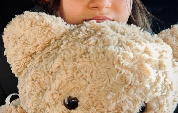 Azərbaycanlı model oğlu ilə Gürcüstanda dincəlir