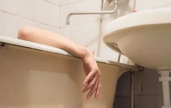 Bakıda gənc oğlan 14 yaşlı qızla hamamda dəm qazından zəhərləndi - Ölən var