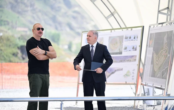 Prezident İlham Əliyev Kəlbəcər rayonunun İstisu qəsəbəsinin təməlini qoyub
