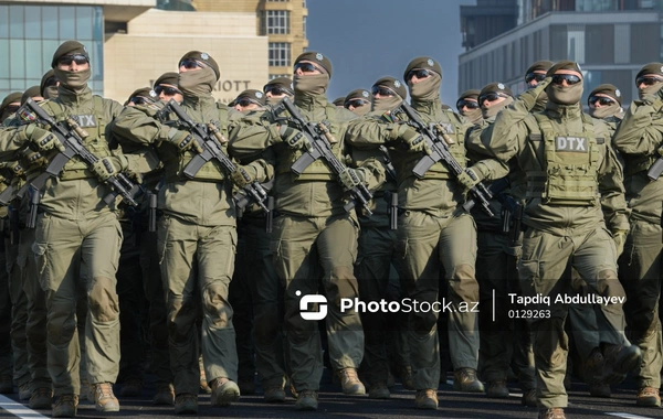 Hərbi paradda DTX-nin xüsusi təyinatlılarından ibarət heyət də keçid edib