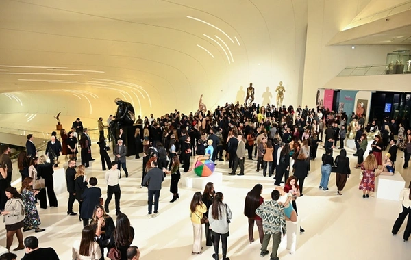 Heydər Əliyev Mərkəzində Kerol Förmenin sərgisinin açılışı olub