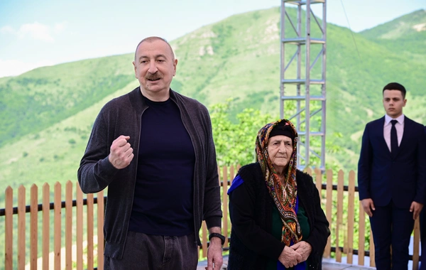 Prezident İlham Əliyev Şuşanın Böyük Qaladərəsi kəndində görülən işlərlə tanış olub, sakinlərlə görüşüb