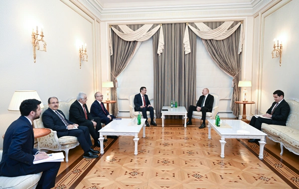 İlham Əliyev Türkiyənin Vitse-prezidentinin başçılıq etdiyi nümayəndə heyətini qəbul edib