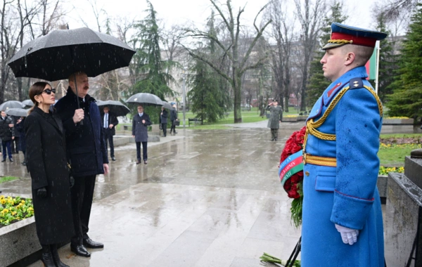 Azərbaycan Prezidenti Belqradda Ümummilli Lider Heydər Əliyevin abidəsini ziyarət edib