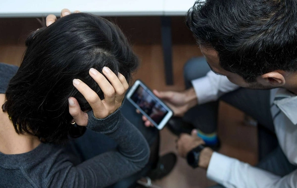 Bakıda yeniyetməni döyüb videoya çəkərək şantaj edən şəxslə bağlı QƏRAR