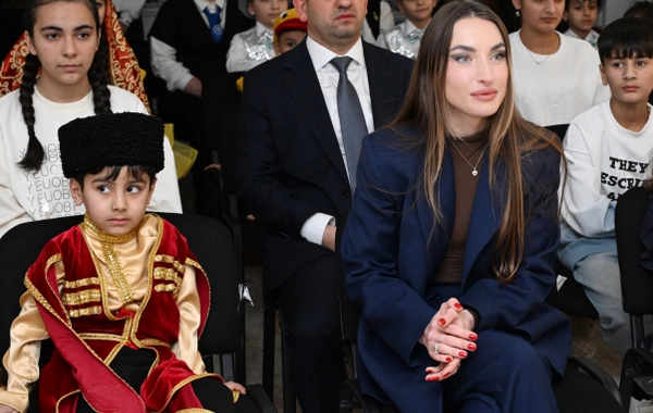 Leyla Əliyeva və Alena Əliyeva Gəncədə uşaq evində olublar