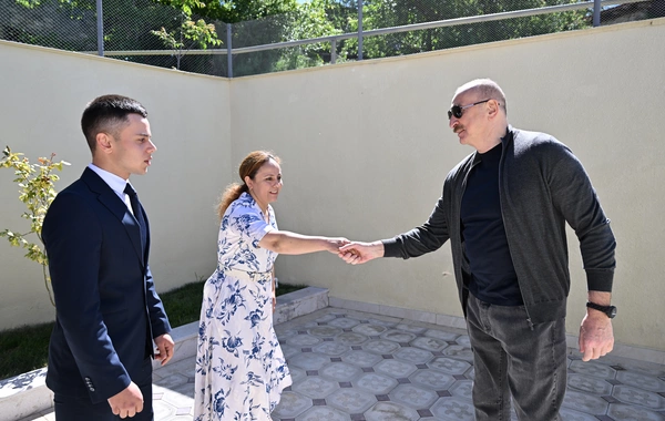 Prezident İlham Əliyev Şuşanın Böyük Qaladərəsi kəndində görülən işlərlə tanış olub, sakinlərlə görüşüb
