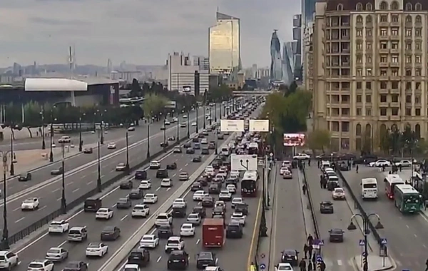 Bakının bir sıra yollarında tıxac yaranıb