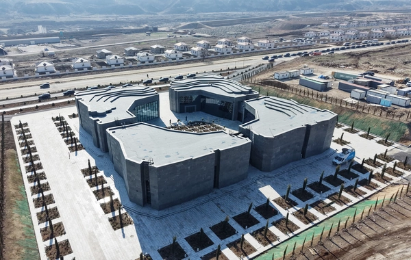 Prezident İlham Əliyev Xocalı Soyqırımı Memorialının açılışında iştirak edib