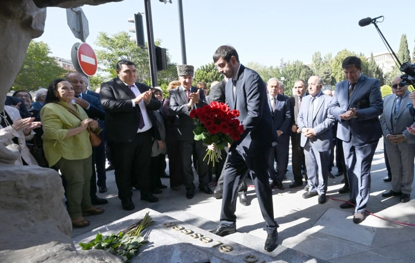 Prezident İlham Əliyev Bakıda Aşıq Ələsgərin abidəsinin açılışında iştirak edib