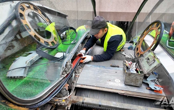 В Баку ремонтируются эскалаторы на подземных и надземных пешеходных переходах
