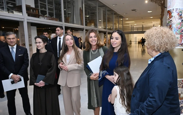Leyla Əliyeva Müqəddəs Taxt-Tacda Azərbaycan xalçaları sərgisinin açılışında iştirak edib