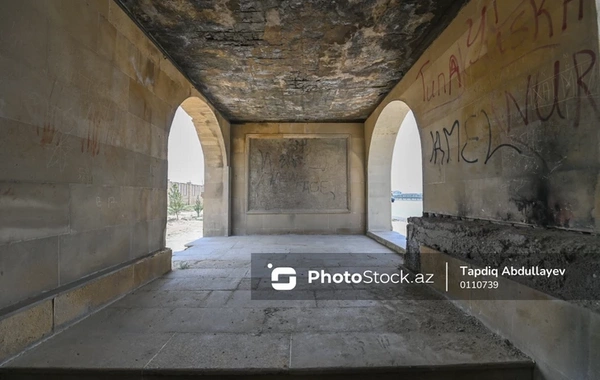 Подземный переход в столичном поселке напоминает бункер времен Второй мировой войны