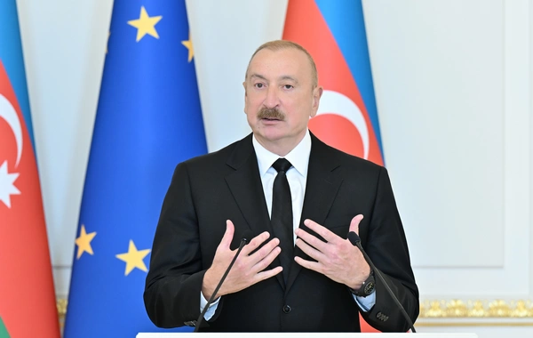 İlham Əliyev və Ursula fon der Lyayen mətbuata bəyanatlarla çıxış ediblər