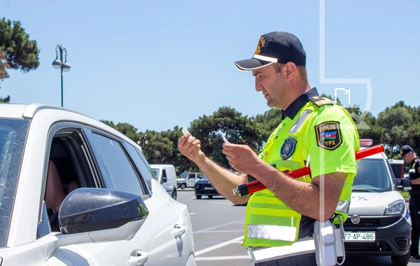 Polis Günündə də post başında – Bakının küçələrindən diqqətçəkən FOTOLAR