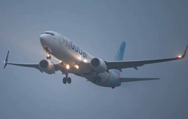 Flydubai təyyarəsinin qəfil aşağı düşdüyü ANLAR