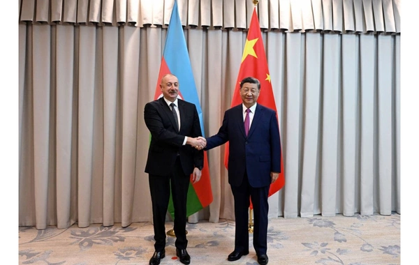 Ильхам Алиев поздравил Си Цзиньпина