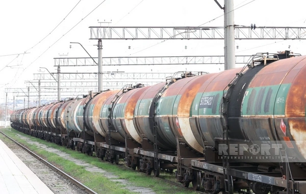 Azərbaycan yanacağını daşıyan qatar Ermənistan-Gürcüstan sərhədini keçir