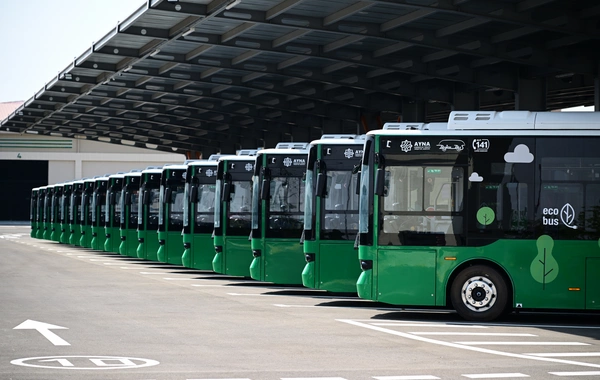 Prezident Naxçıvanda elektrik mühərrikli yeni avtobuslara baxıb, dəmir yolu infrastrukturunda aparılan yenidənqurma işləri ilə tanış olub