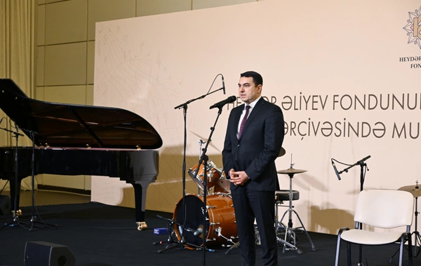 Heydər Əliyev Fondunun dəstəyi ilə alınan musiqi alətlərinin təqdimatı olub Heydər Əliyev Fondunun dəstəyi ilə alınan musiqi alətlərinin təqdimatı olub