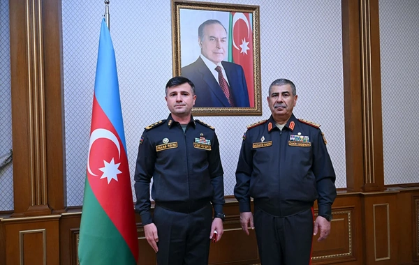 Zakir Həsənov hərbçilərə ali hərbi rütbələr təqdim edib