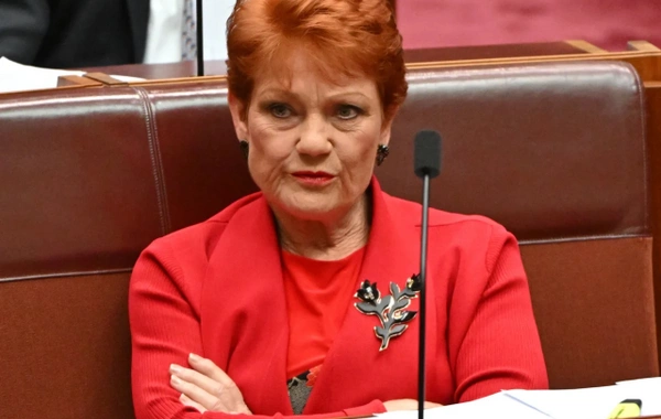 Avstraliyada parlamentə qara çarşafla daxil oldu