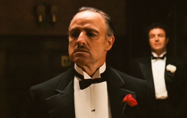 Cəsədinin külləri iki qitəyə səpələnən Marlon Brando niyə tənha öldü?