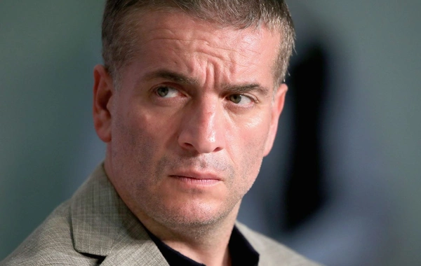 Daxili qanaxma keçirən 49 yaşlı aktyorun vəziyyəti ağırdır