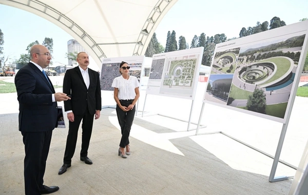 Президент и первая леди ознакомились с работами, проводимыми в Гянджинском мемориальном комплексе
