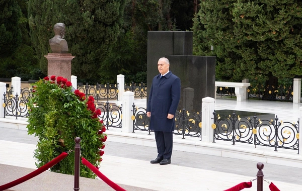 DTX-nin əməkdaşları Fəxri xiyabanda Heydər Əliyevin xatirəsini anıblar