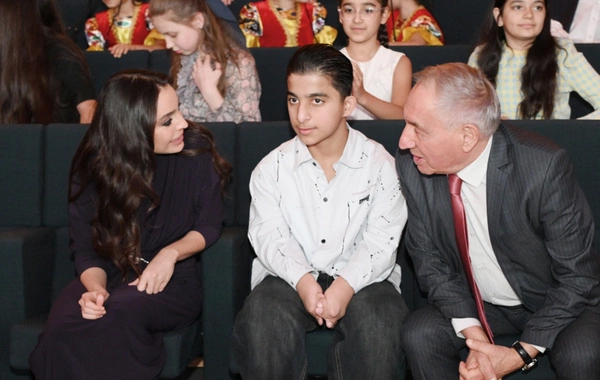 Leyla Əliyeva və Alyona Əliyeva  mükafatlandırma mərasimində iştirak ediblər